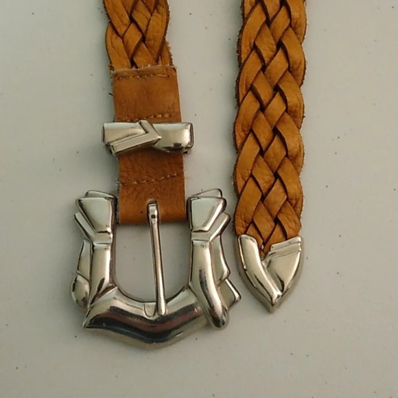 CARMEL BROWN, GENUINE WOVEN LEATHER, WITH HEAVY SILVER BUCKLE & TIP - Picture 3 of 7
